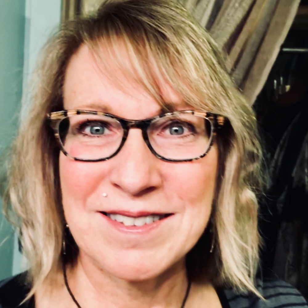 Meet your Posher, Jeanine